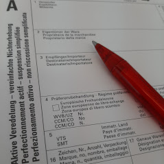 Vorbereitung weiterer Zolldokumente (Symbolbild)